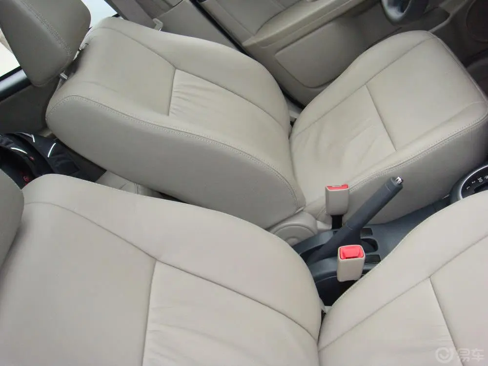 天语 SX4三厢 悦享版自动型驾驶员座椅