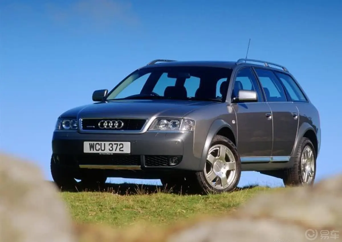 奥迪A6Allroad 2.7T quattro侧前45度车头向左水平