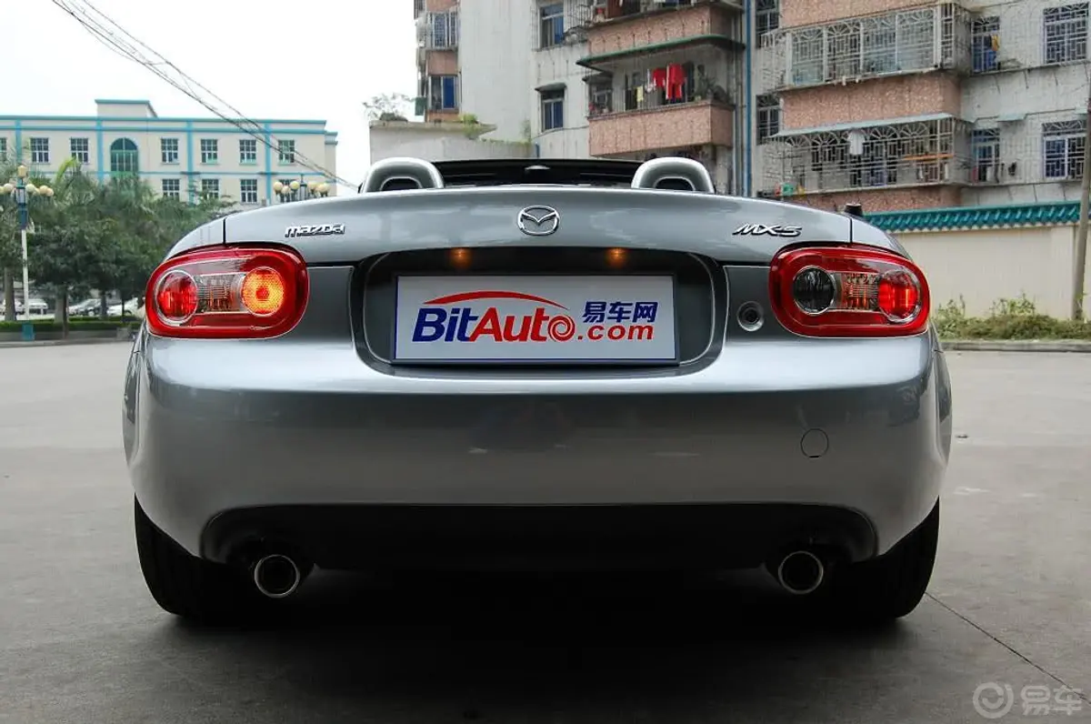 马自达MX-52.0L 标准型外观