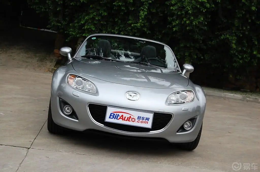 马自达MX-52.0L 标准型外观