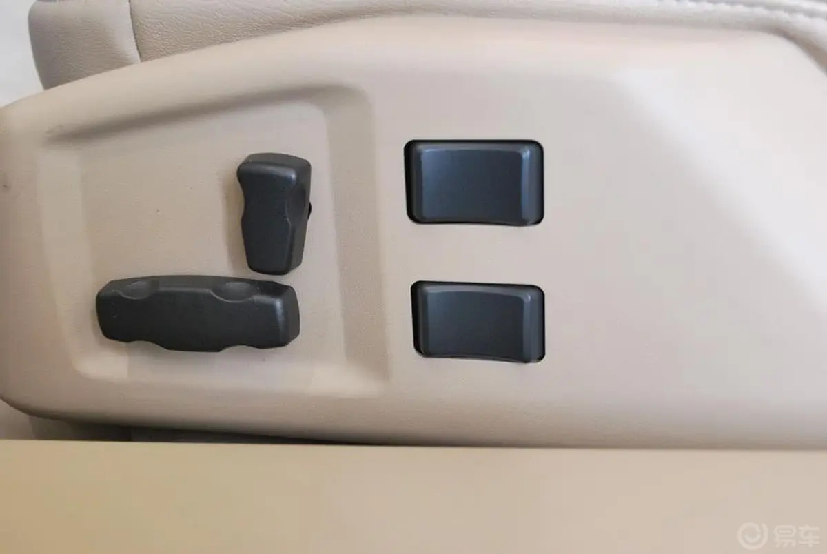 凯迪拉克XLR4.6L座椅调节键