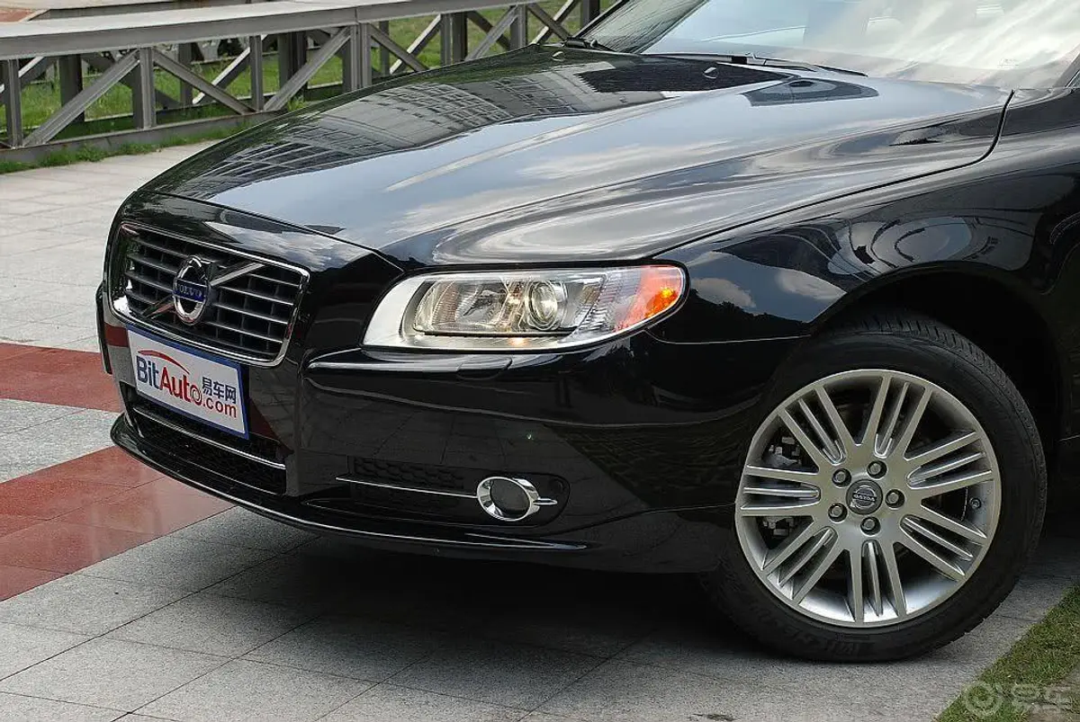 沃尔沃S80L3.0 T6 AWD 智尊版外观