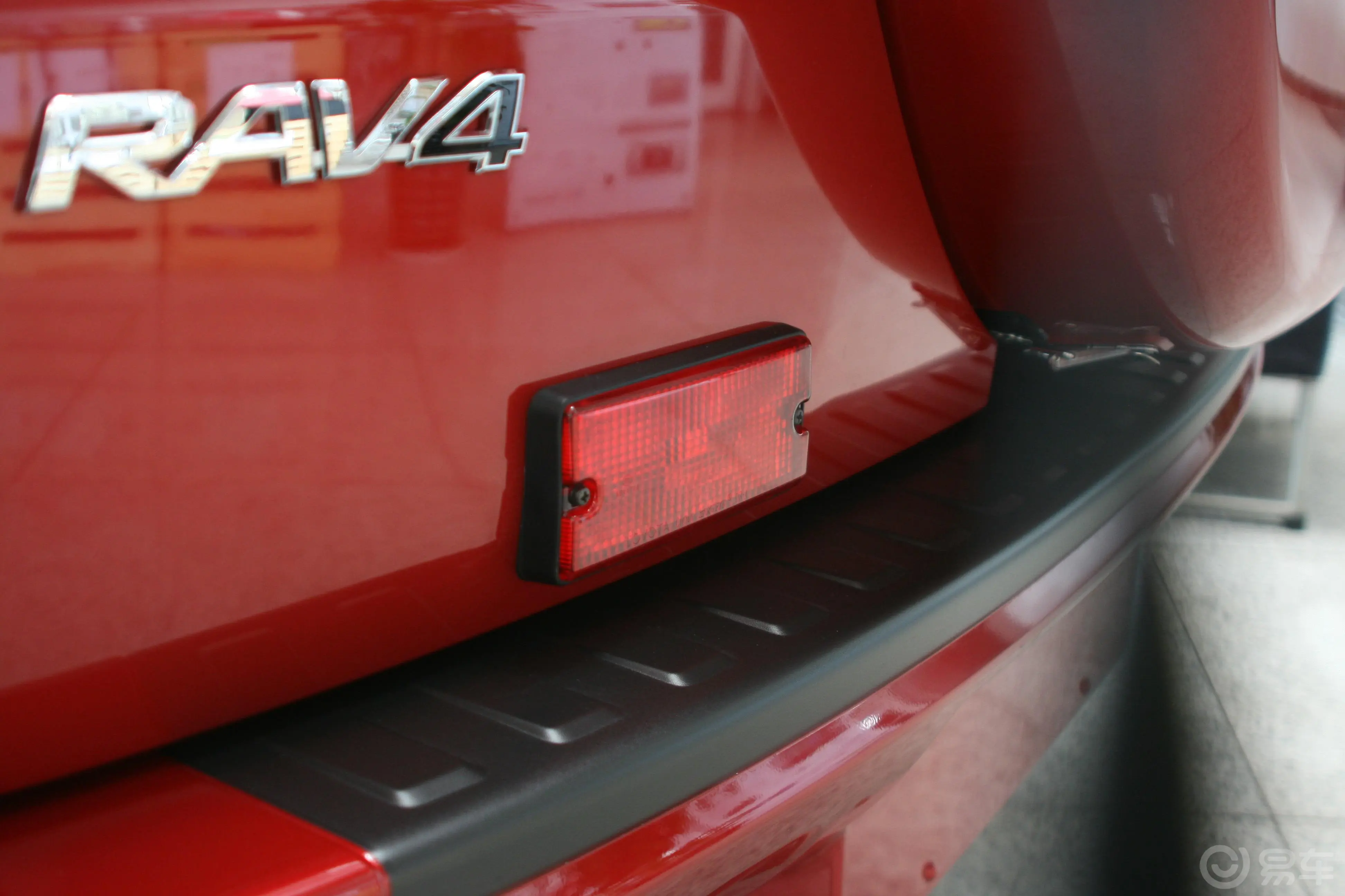 RAV4荣放2.4L 豪华版 AT外观