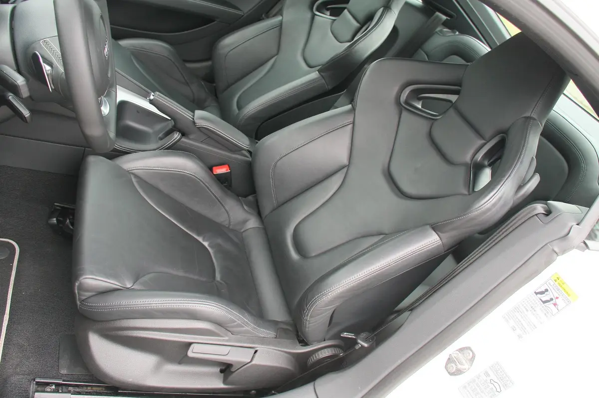 奥迪TTTTS Coupe 2.0 TFSI quattro S tronic驾驶员座椅