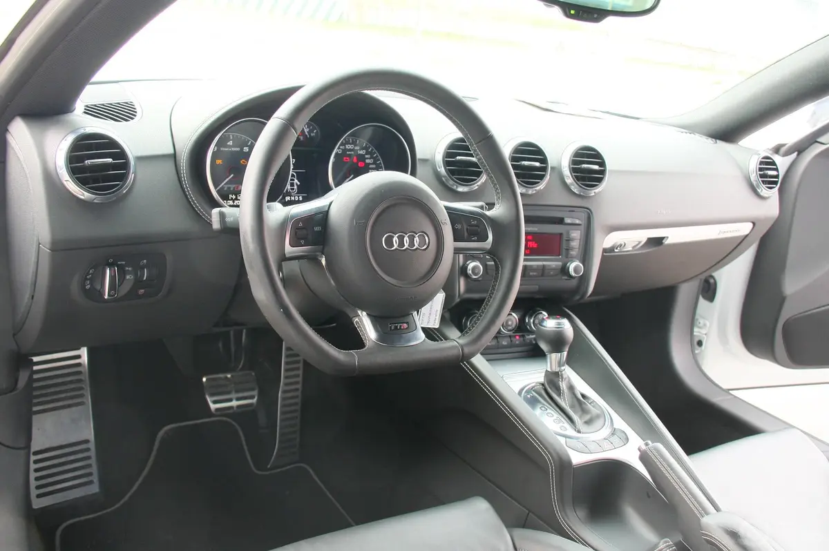 奥迪TTTTS Coupe 2.0 TFSI quattro S tronic内饰