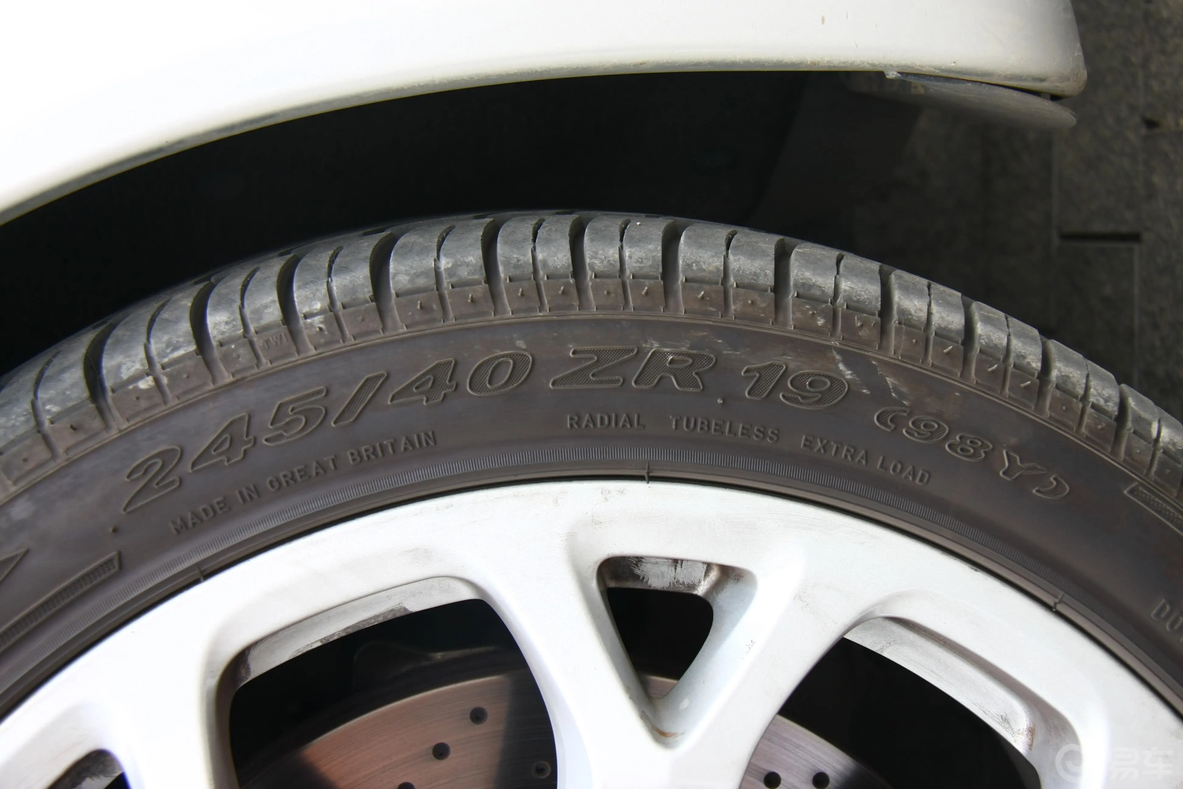 Quattroporte行政版轮胎规格