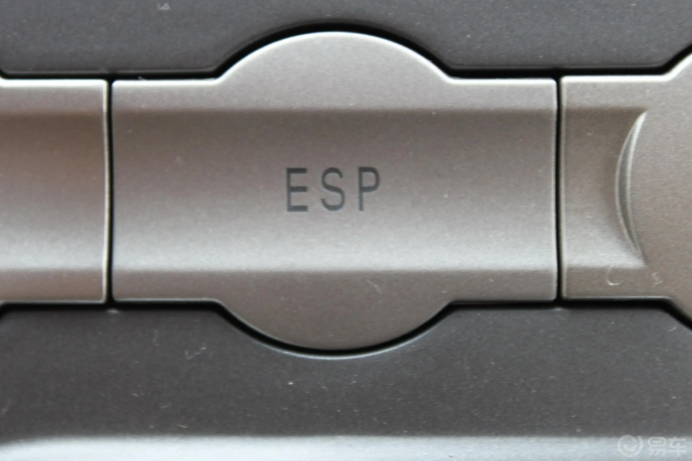 奇瑞A3三厢 1.6—MT 舒适型ESP键