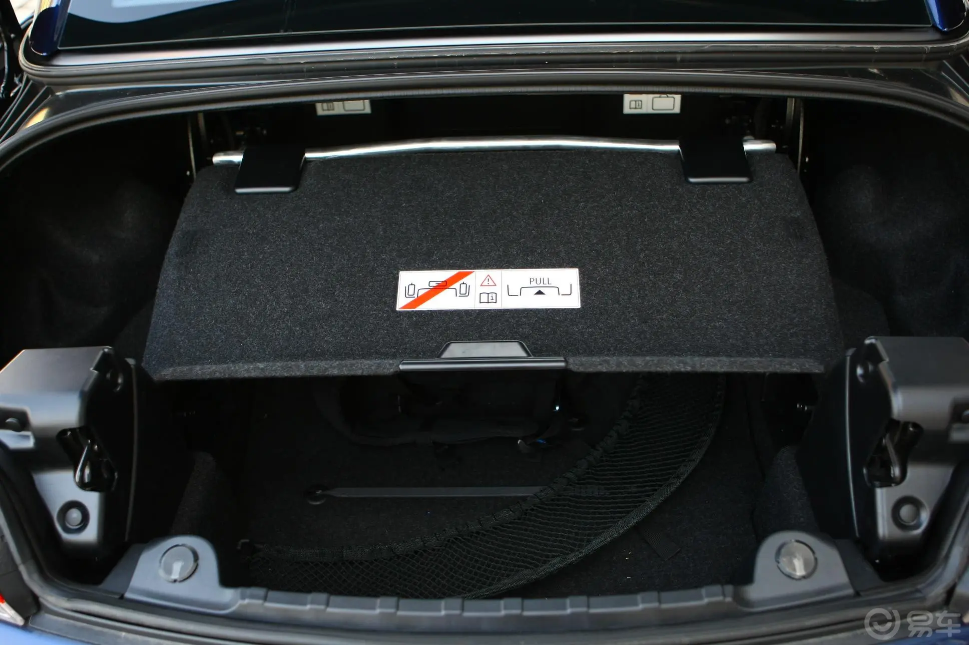 宝马Z4sDrive30i 锋尚型空间