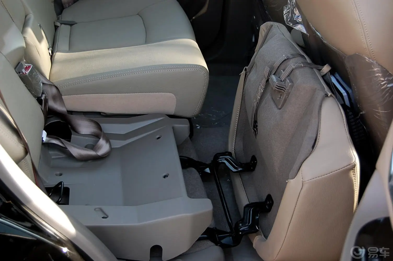 经典圣达菲1.8L 汽油两驱手动档 豪华版1座椅特殊细节