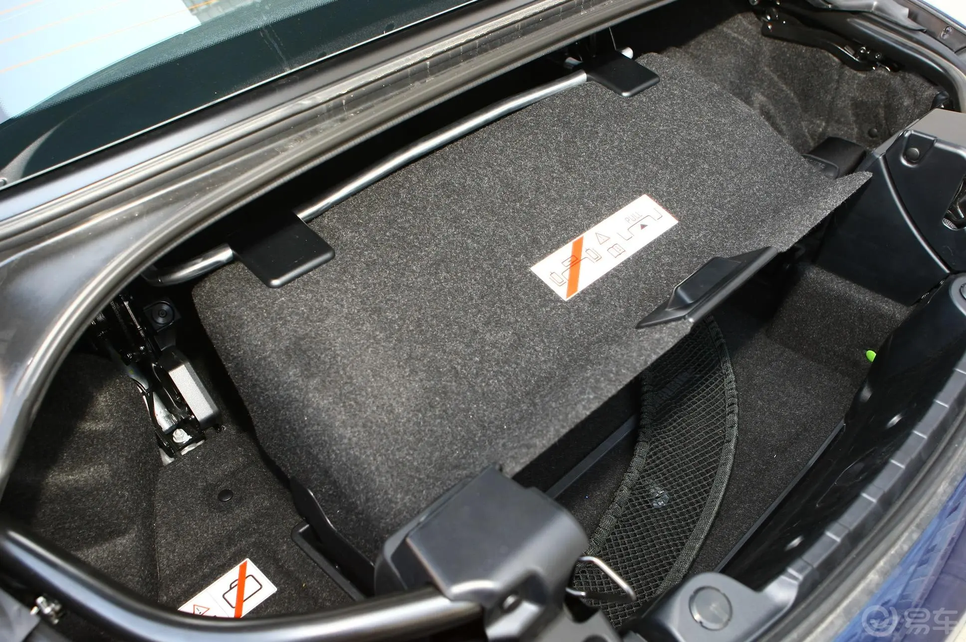 宝马Z4sDrive30i 锋尚型空间