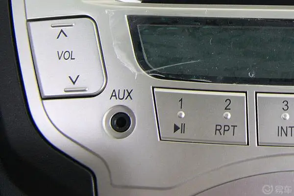 比亚迪F0舒适型AUX接口