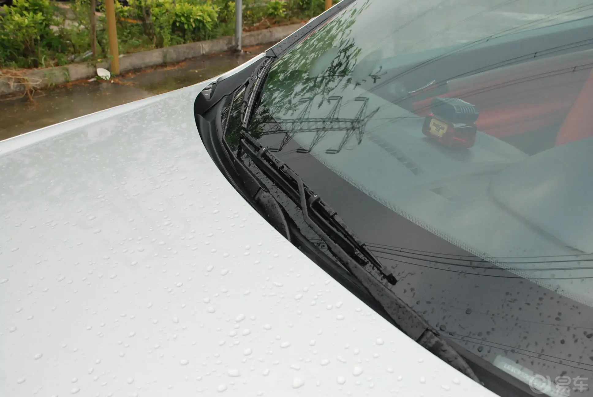比亚迪S8尊贵型(自动)雨刷器（前）