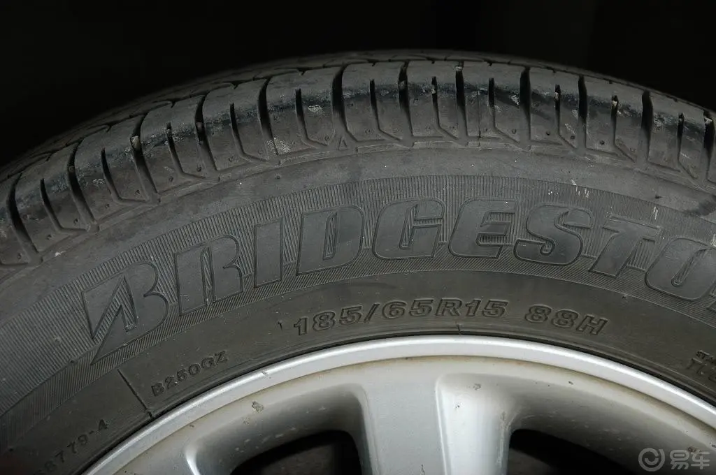 骐达1.6 GS AT—NISMO运动版轮胎规格