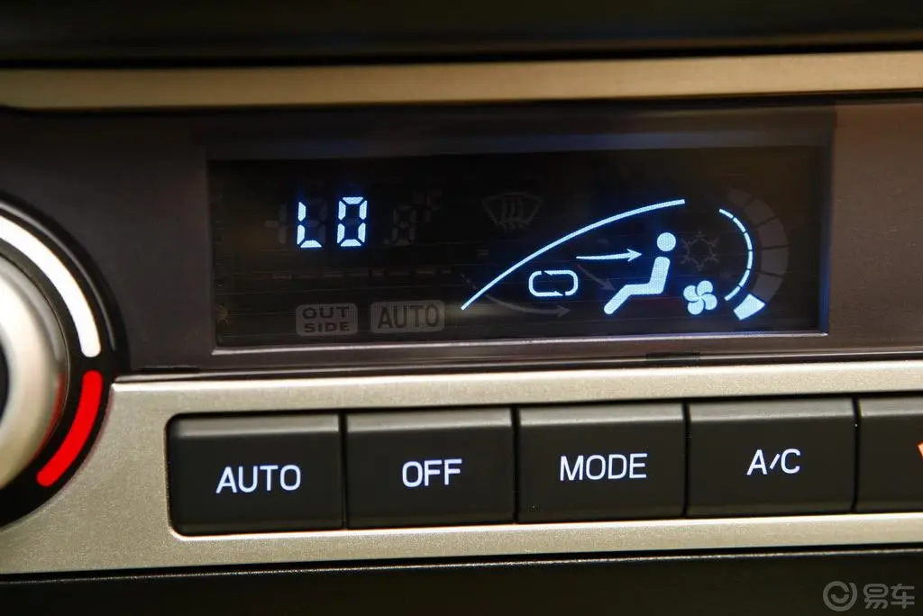 威麟V51.8—5MT 舒适型空调显示屏
