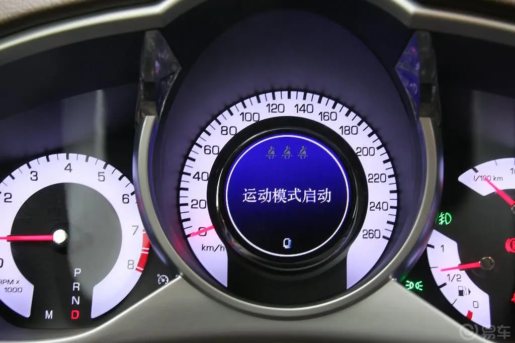 凯迪拉克SRX3.0L 豪华型内饰