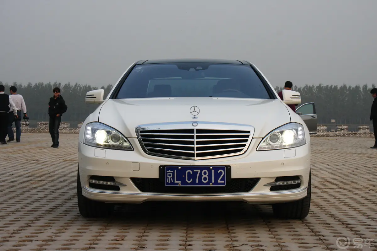 奔驰S级S 400 L HYBRID外观