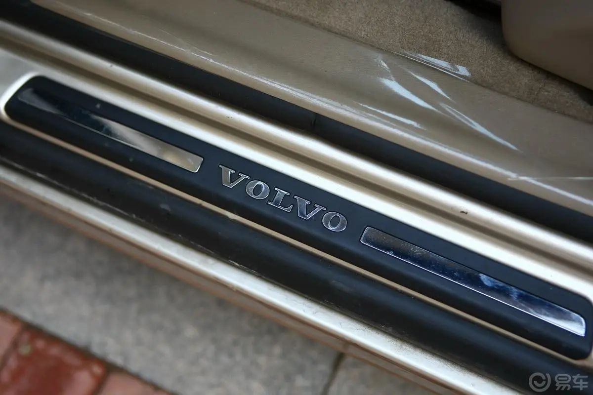 沃尔沃S80L2.5T 智雅版车门迎宾装饰板