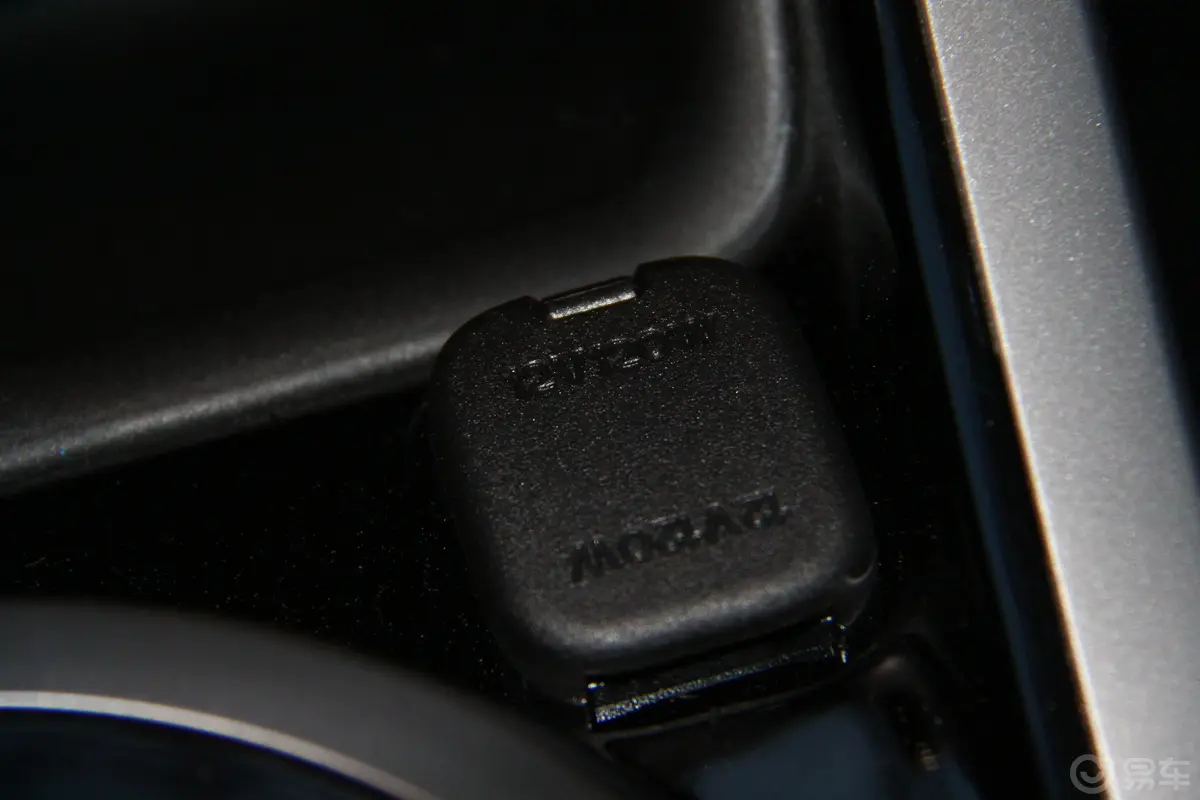 马自达CX-7(进口)2.5L豪华型内饰