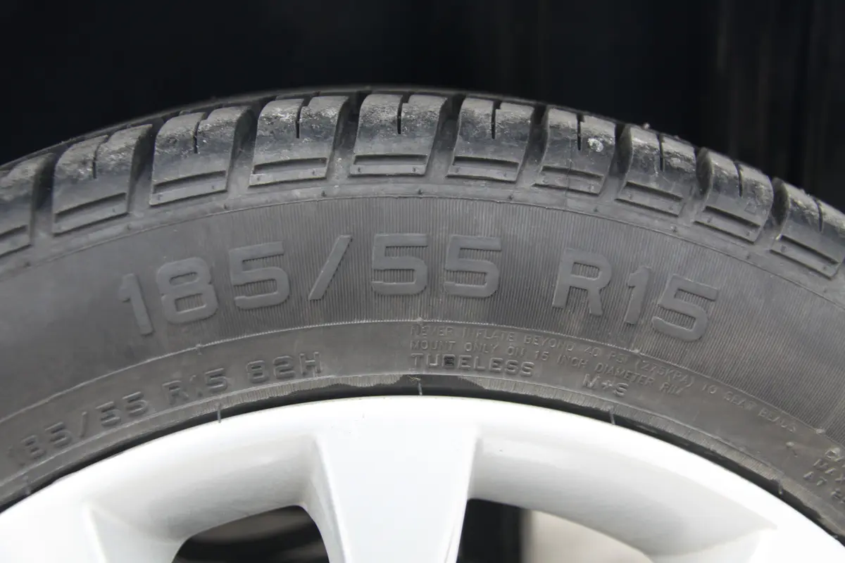 丘比特1.5 手动豪华 GLS轮胎规格