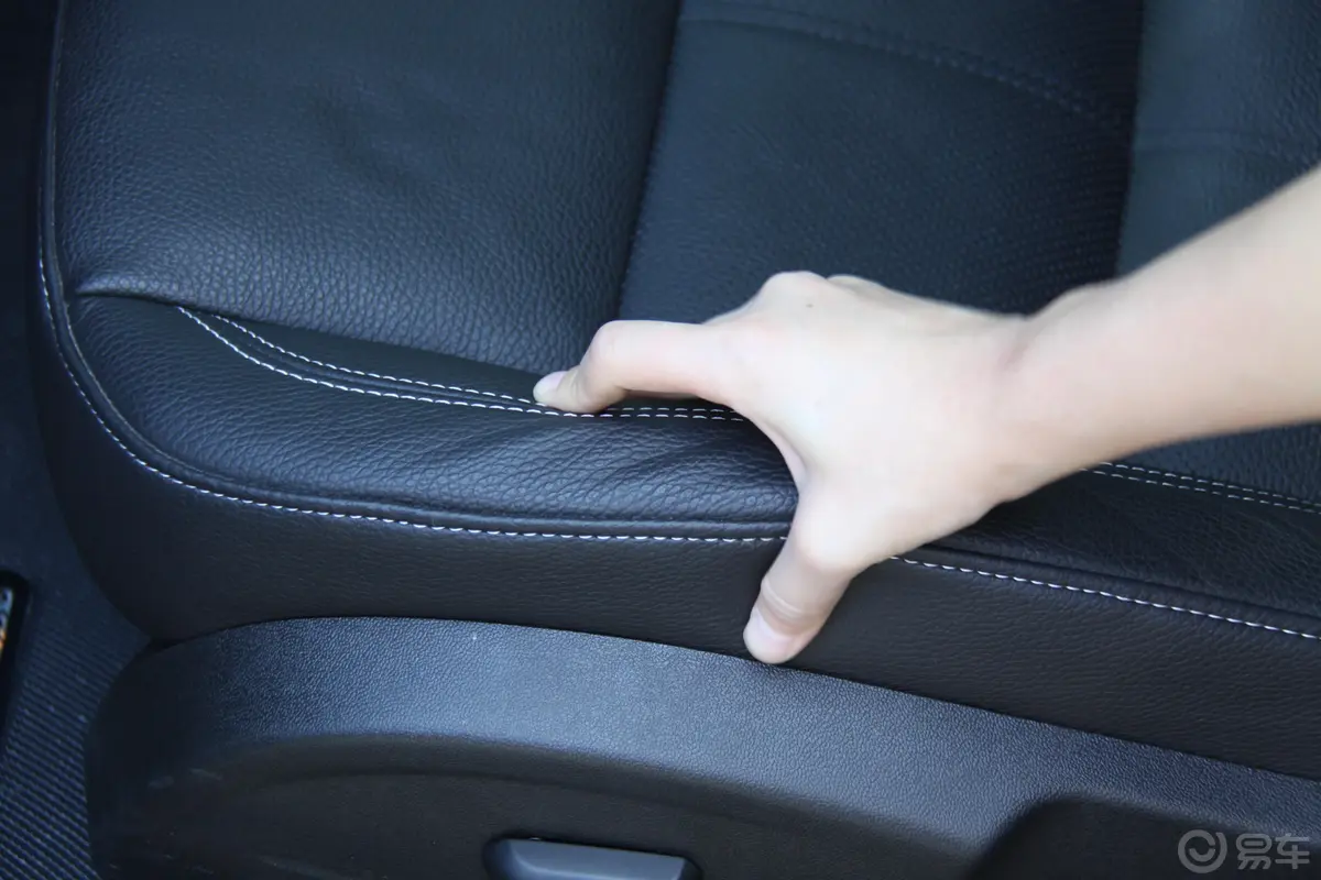 英朗XT 1.8L 自动豪华版座椅特殊细节