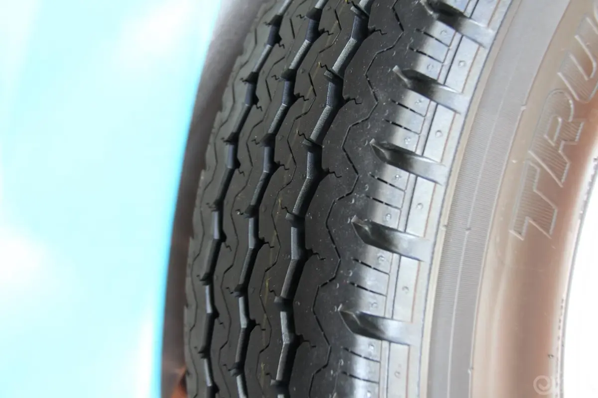 威麟H52.0TCI 豪华型轮胎花纹