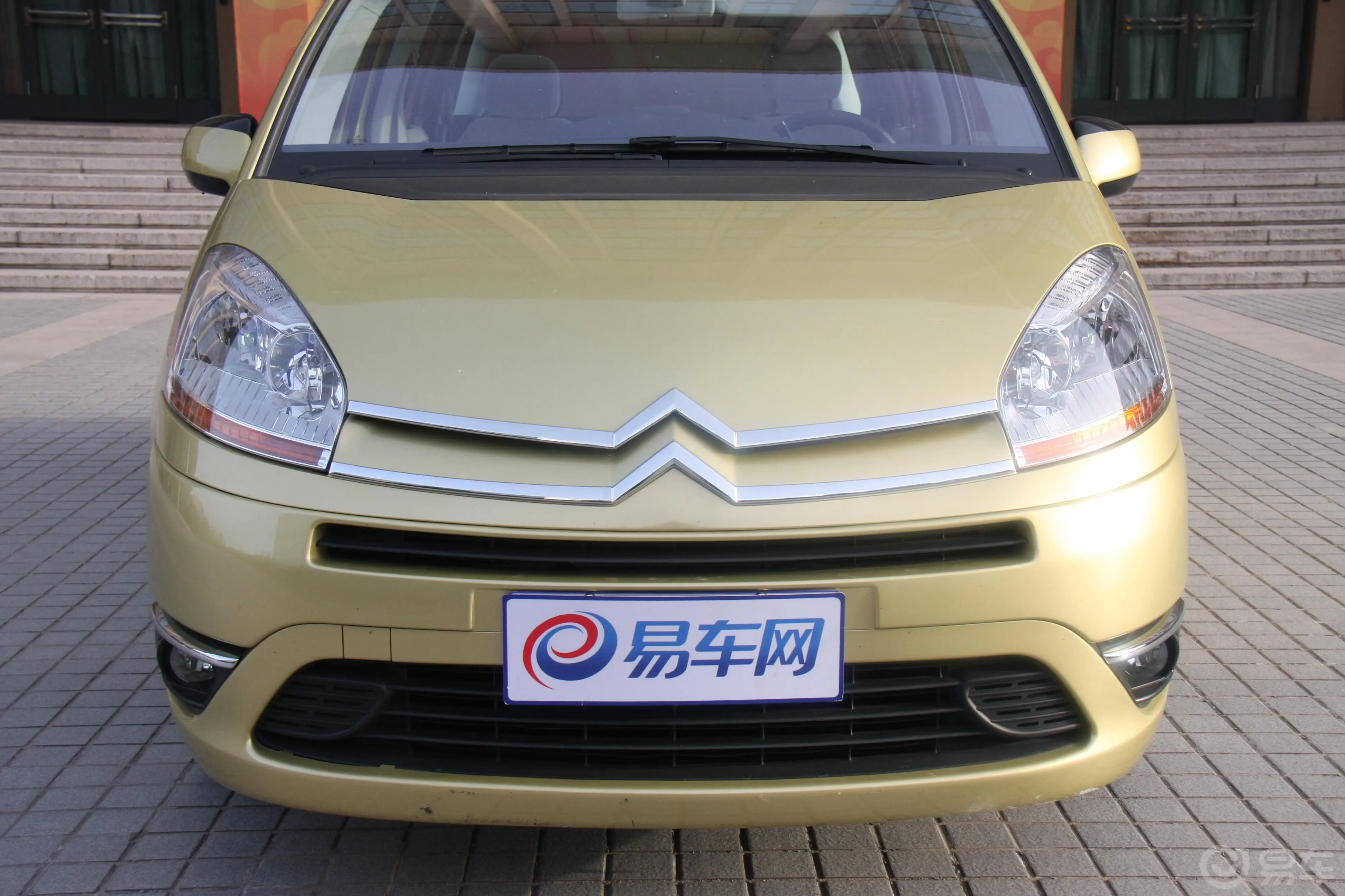 C4 PICASSO2.0i 16V 舒适版 7座外观