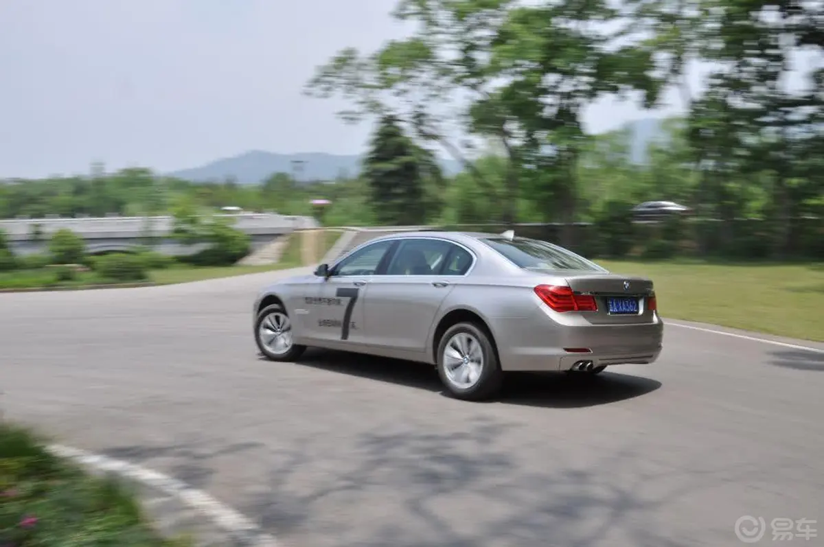 宝马7系730Li 豪华型外观