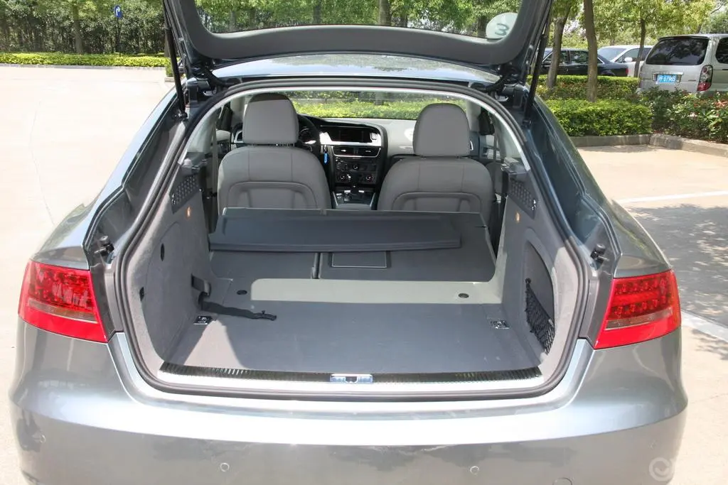 奥迪A5Sportback 2.0T 舒适型行李箱空间（后排全放倒）