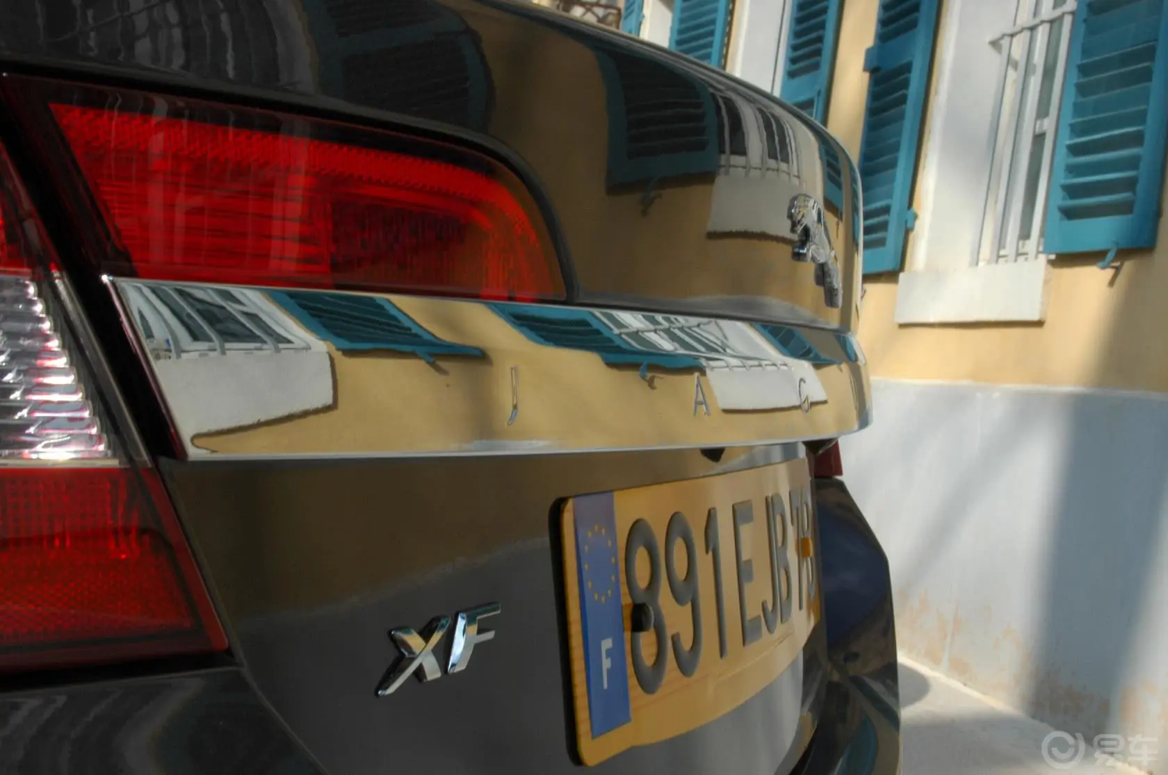 捷豹XF5.0L V8奢华版车尾镀铬装饰