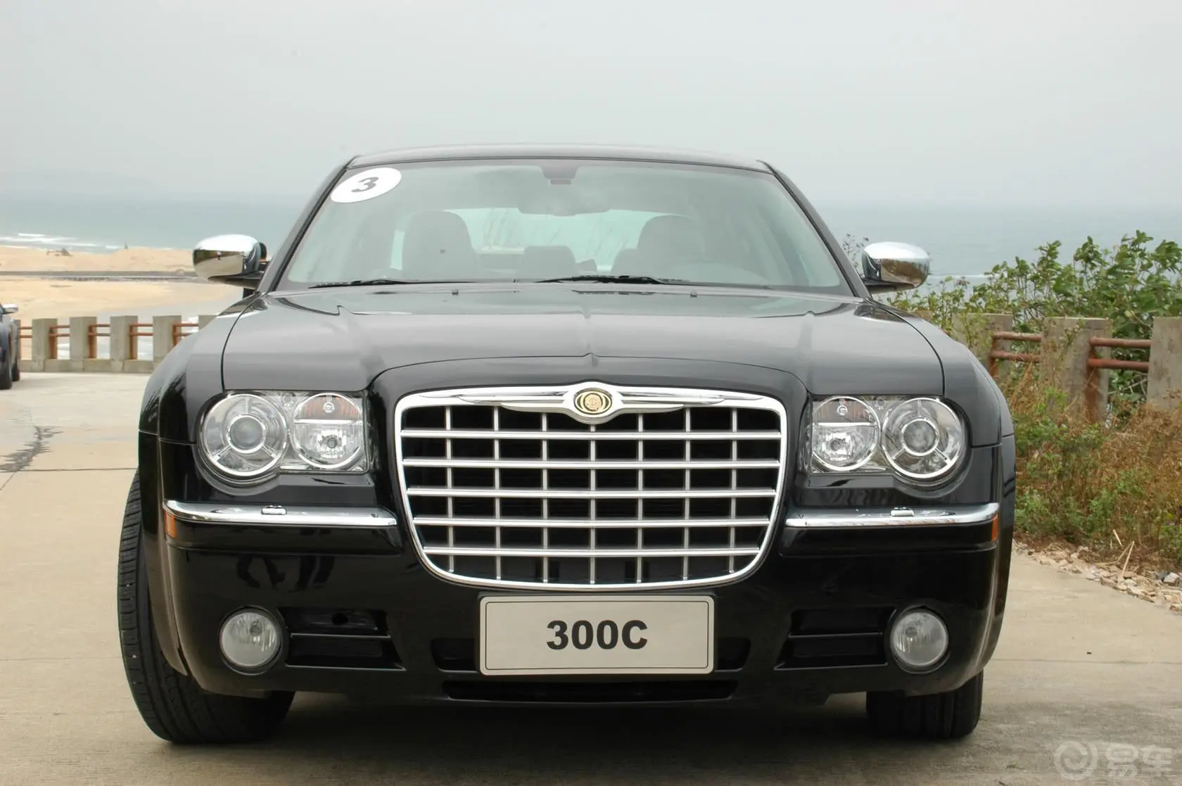 克莱斯勒300C5.7L 豪华领航版外观