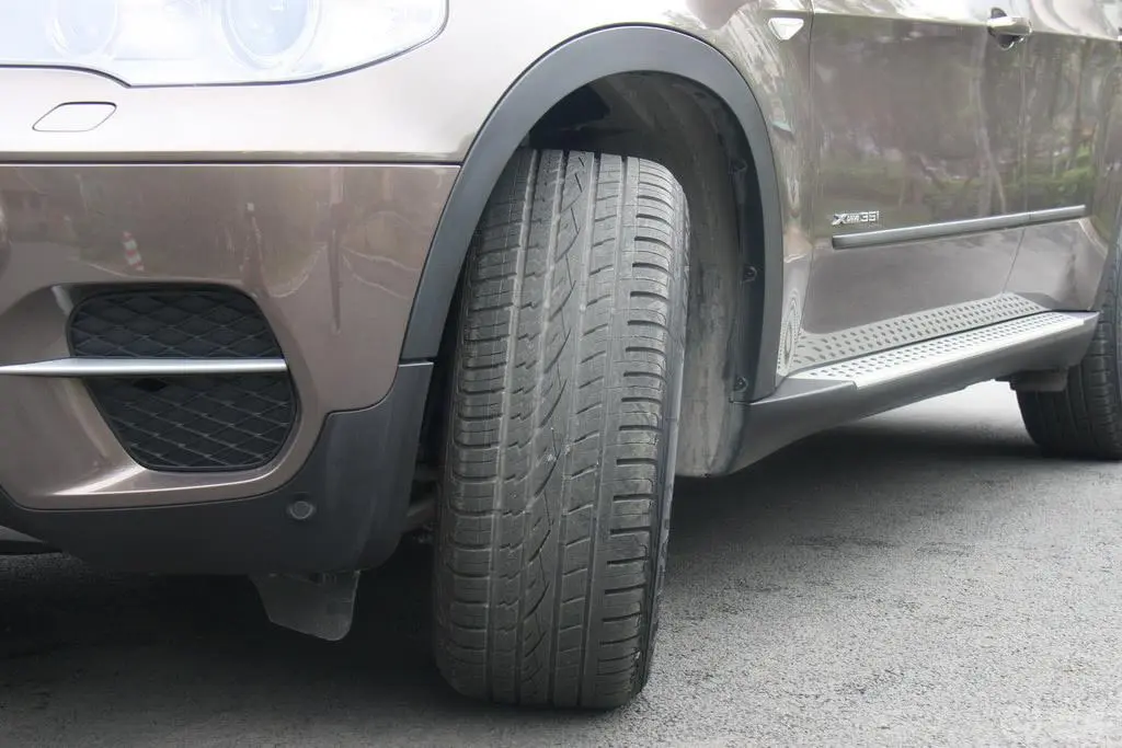 宝马X5(进口)xDrive35i 尊贵型轮胎花纹