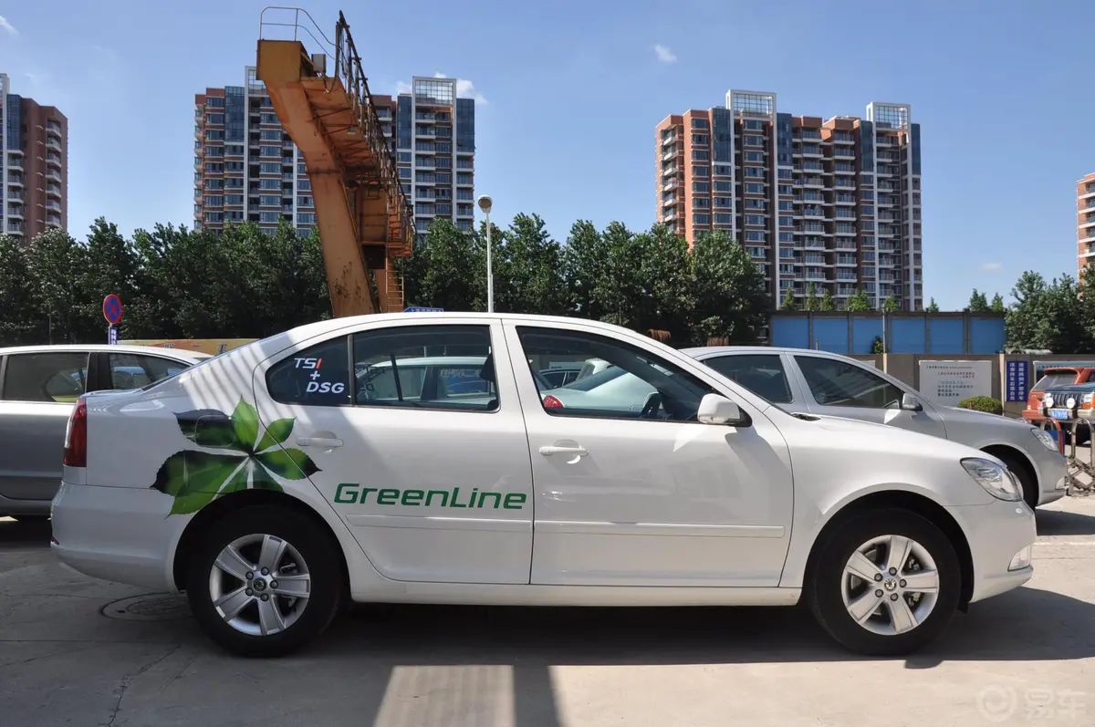 明锐1.4TSI GreenLine正侧车头向右水平