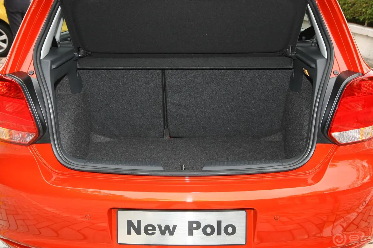 Polo1.6L 自动 致酷版行李箱空间