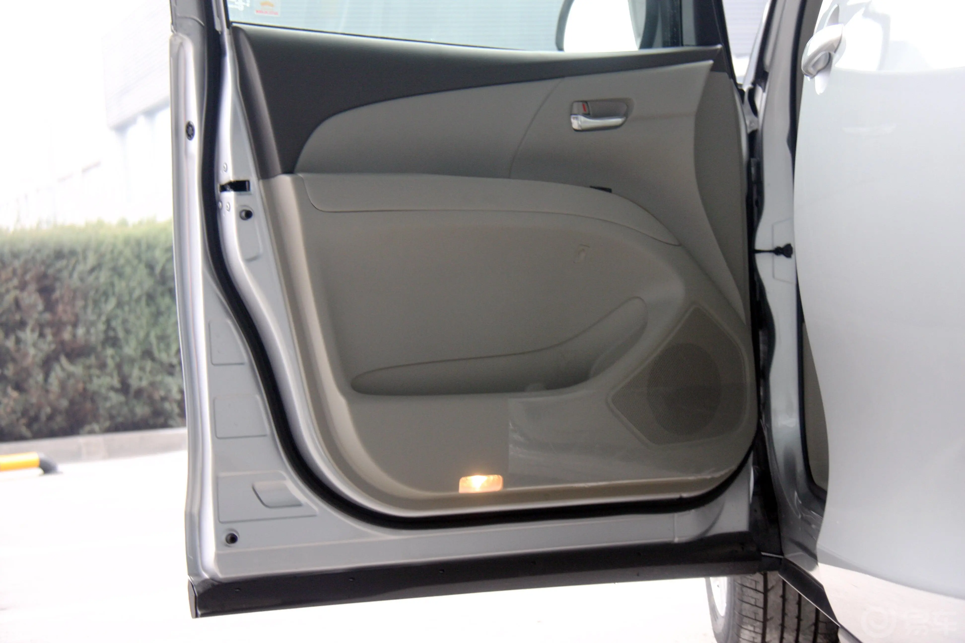 普瑞维亚3.5L 自动 七座豪华版驾驶员侧车门内门板