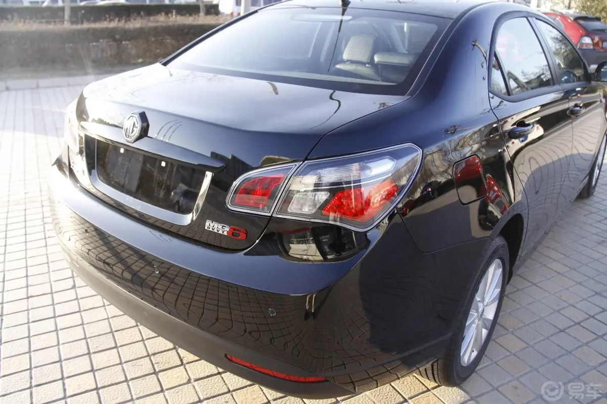 MG6Saloon 1.8 DVVT 自动 精英版外观