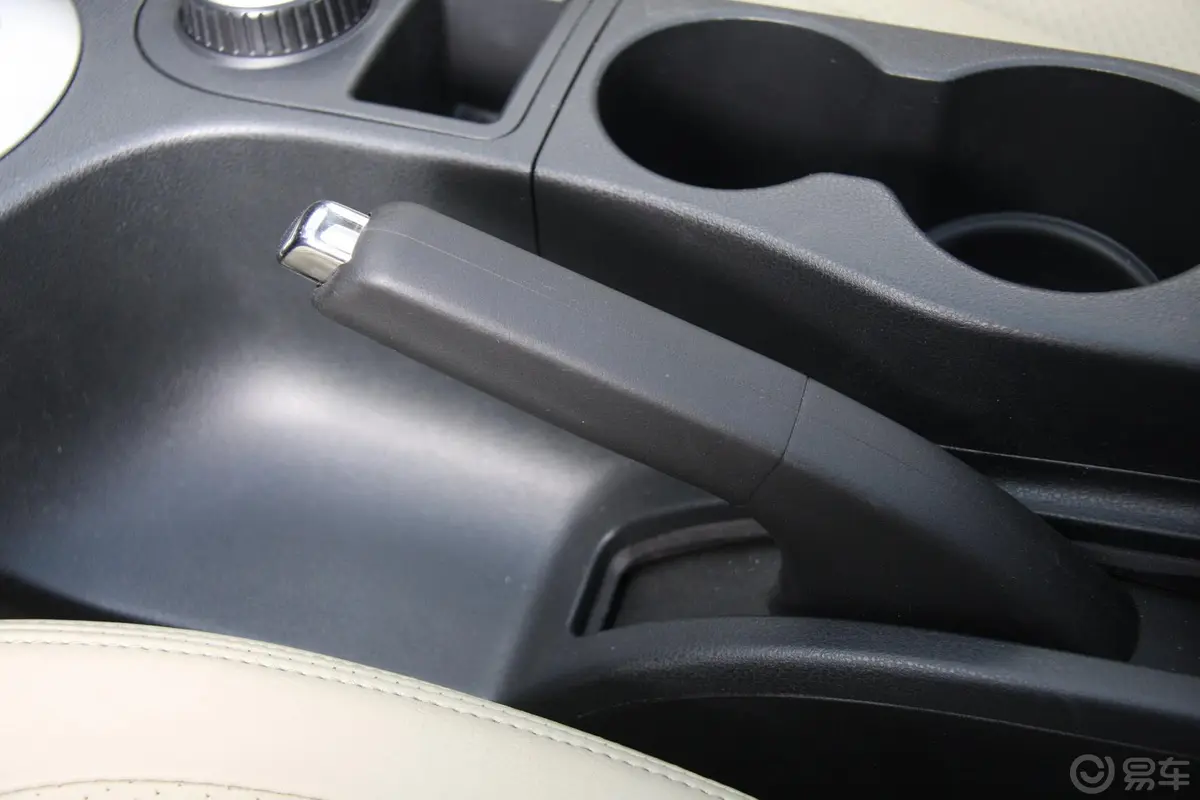 逍客2.0 XV 龙 CVT 4WD驻车制动（手刹，电子，脚刹）