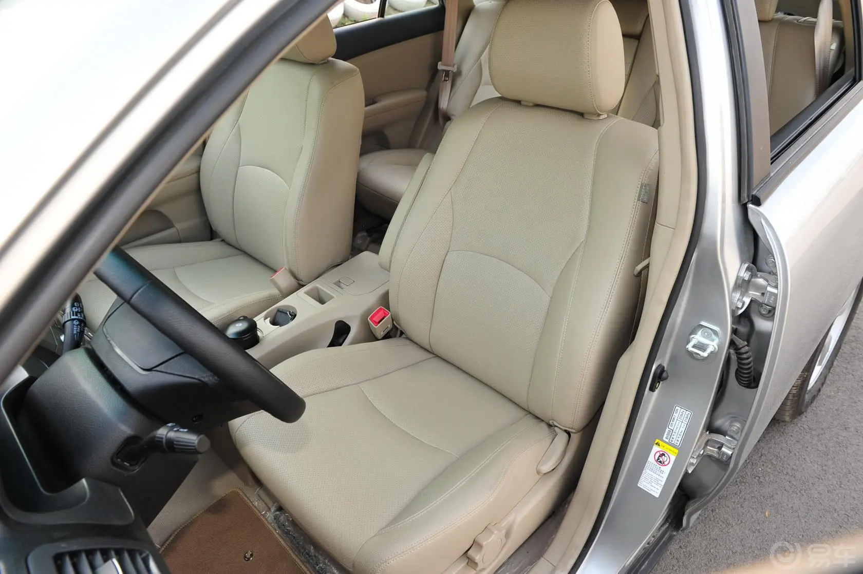 比亚迪S62.0L 手动 尊贵型驾驶员座椅