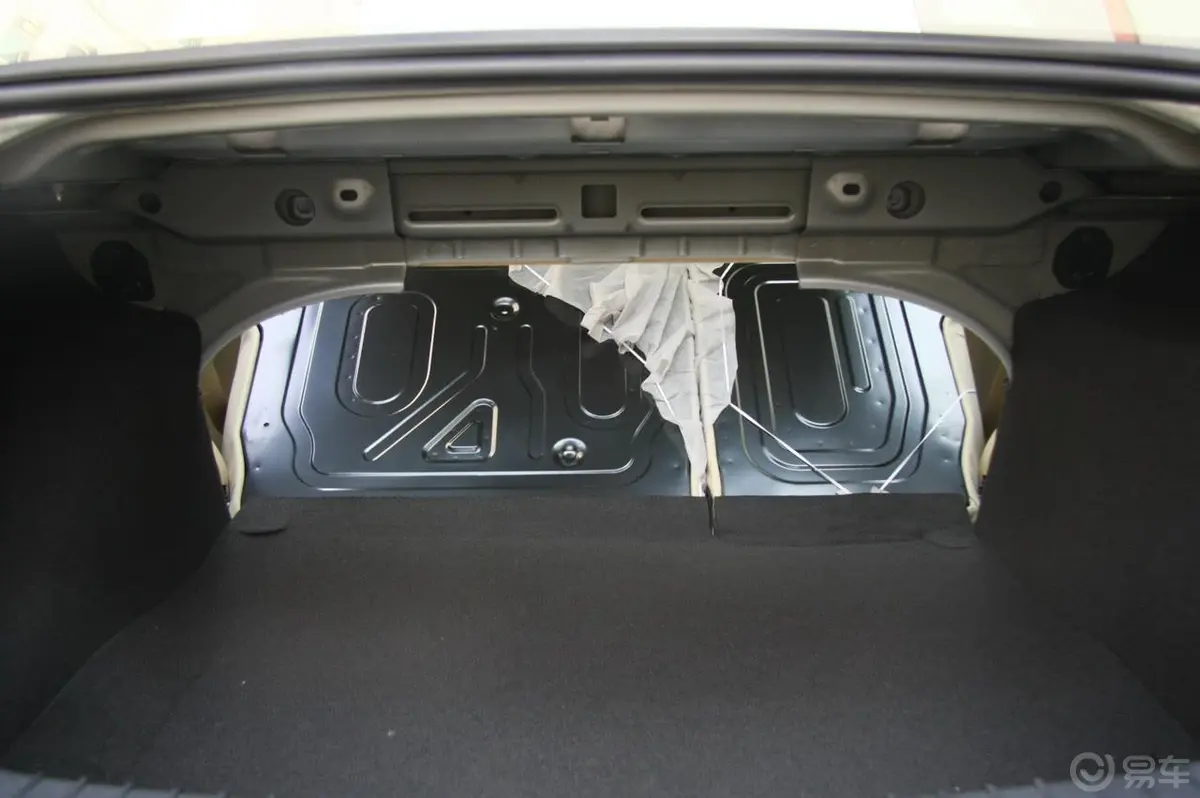 福克斯三厢 1.8自动时尚型行李箱空间（后排全放倒）