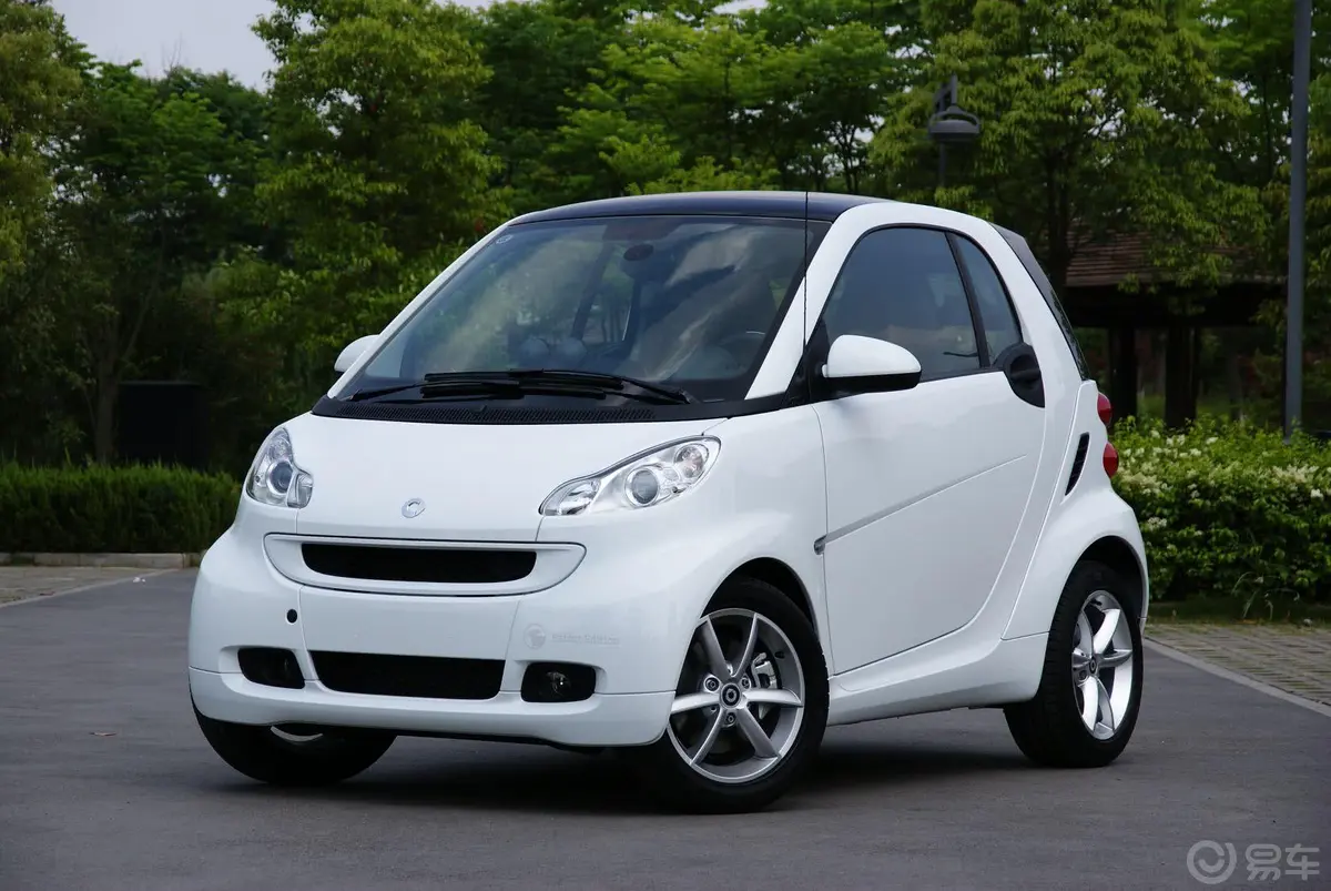 smart fortwo52kw mhd 硬顶  兔年特别版外观