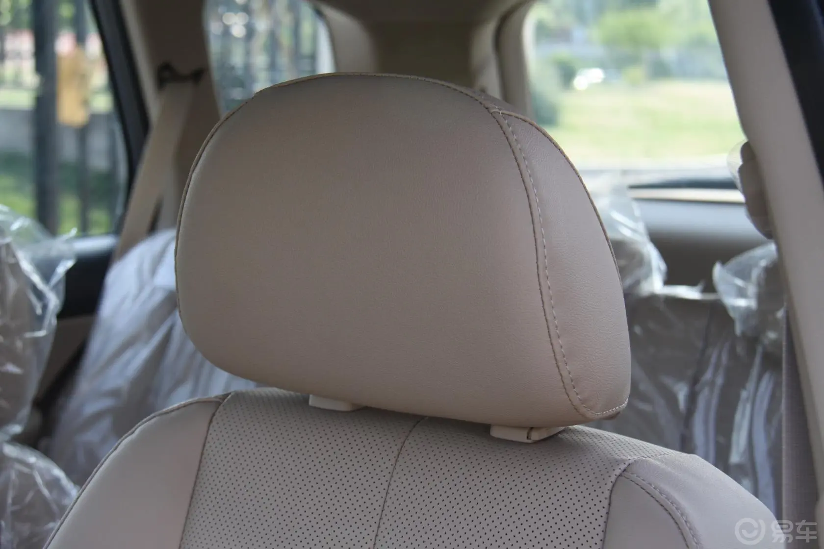 佳乐2.0 汽油 7座 自动舒适版驾驶员头枕
