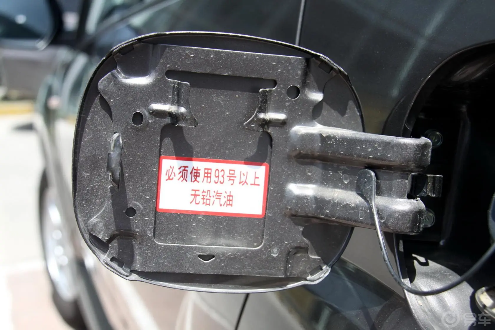 欧蓝德(进口)EX劲界 2.0L CVT 四驱 都市版外观