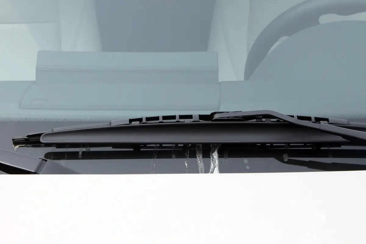 宝马Z4sDrive35i 豪华型雨刷器（前）