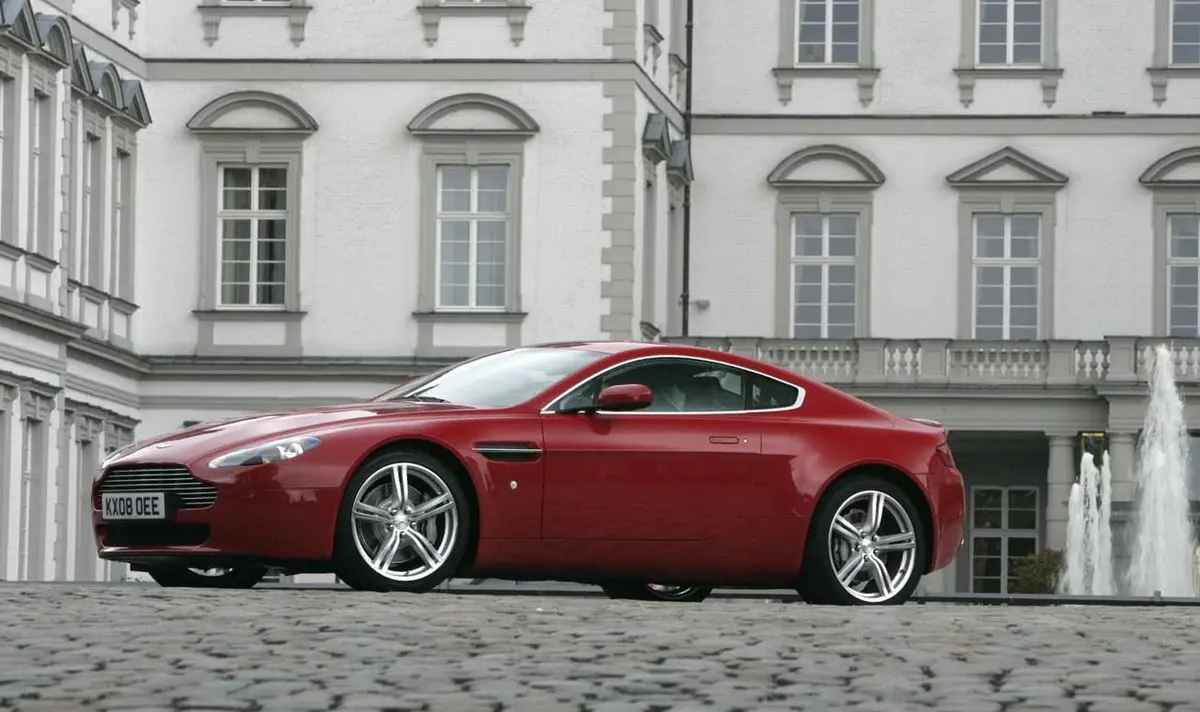 V8 Vantage