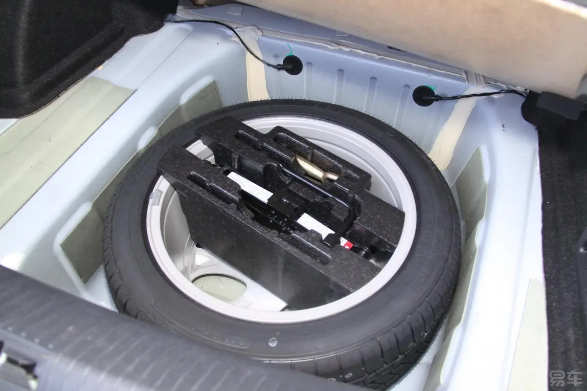 MG6Saloon 1.8T 自动 豪华版备胎