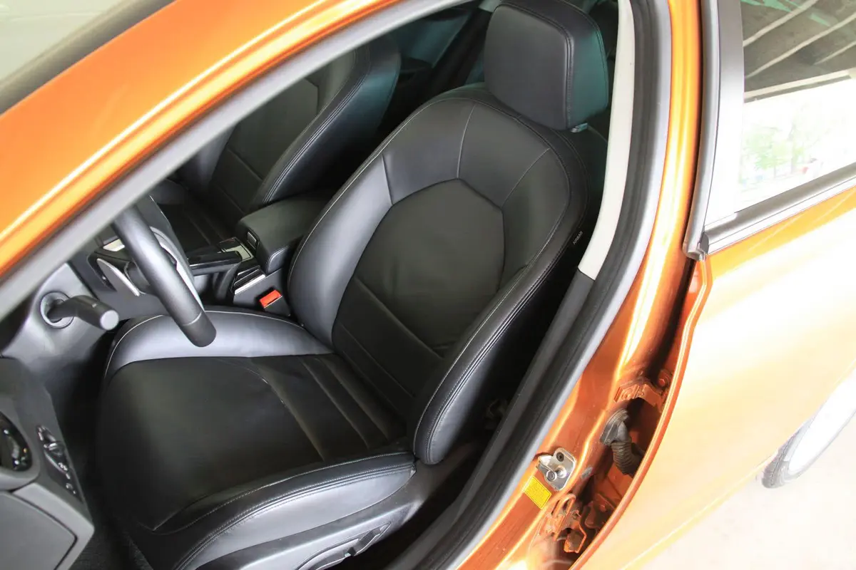 MG6掀背 1.8DVVT 世博版 手自一体驾驶员座椅