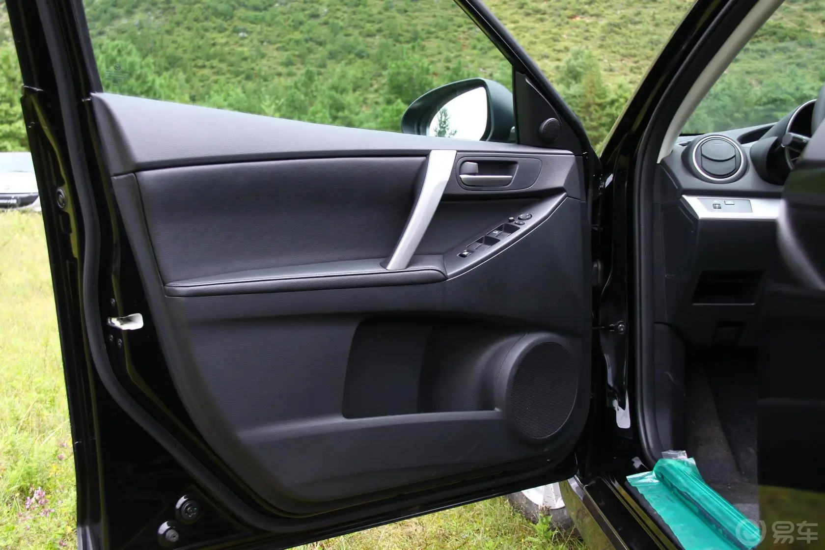 马自达3 星骋三厢 2.0L 自动 豪华型驾驶员侧车门内门板