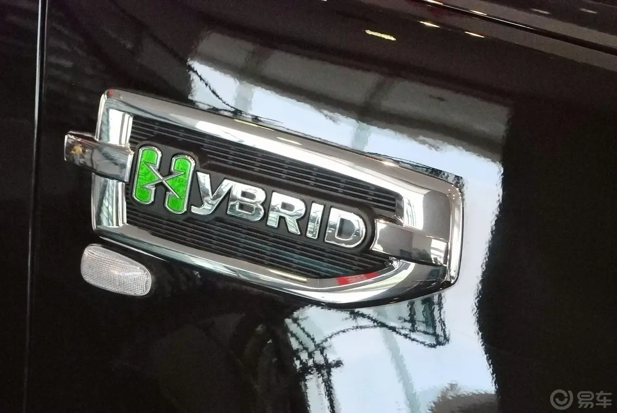 凯雷德6.0L 自动 Hybrid尾标