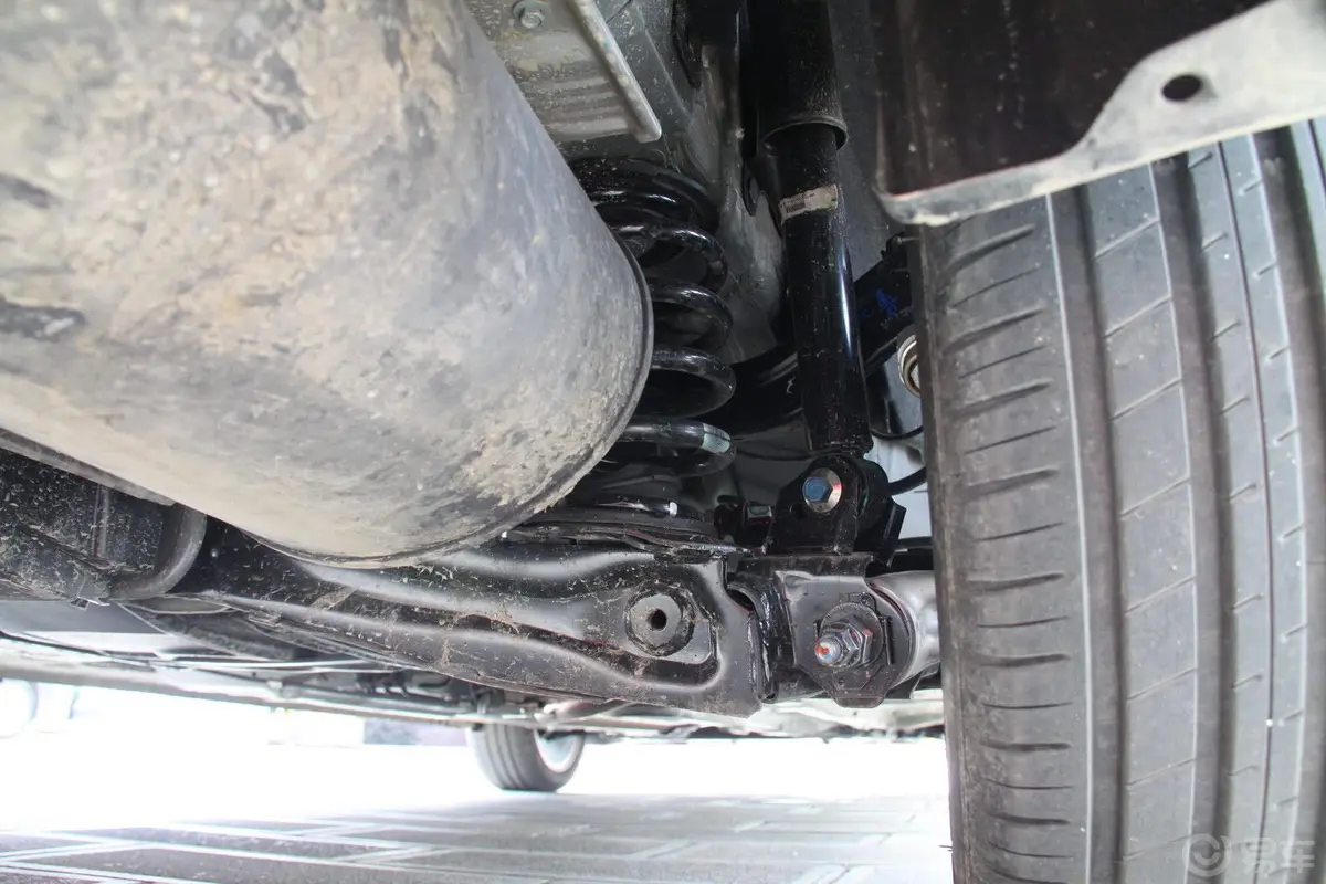 思域2.0L 自动 TYPE-S导航版外观
