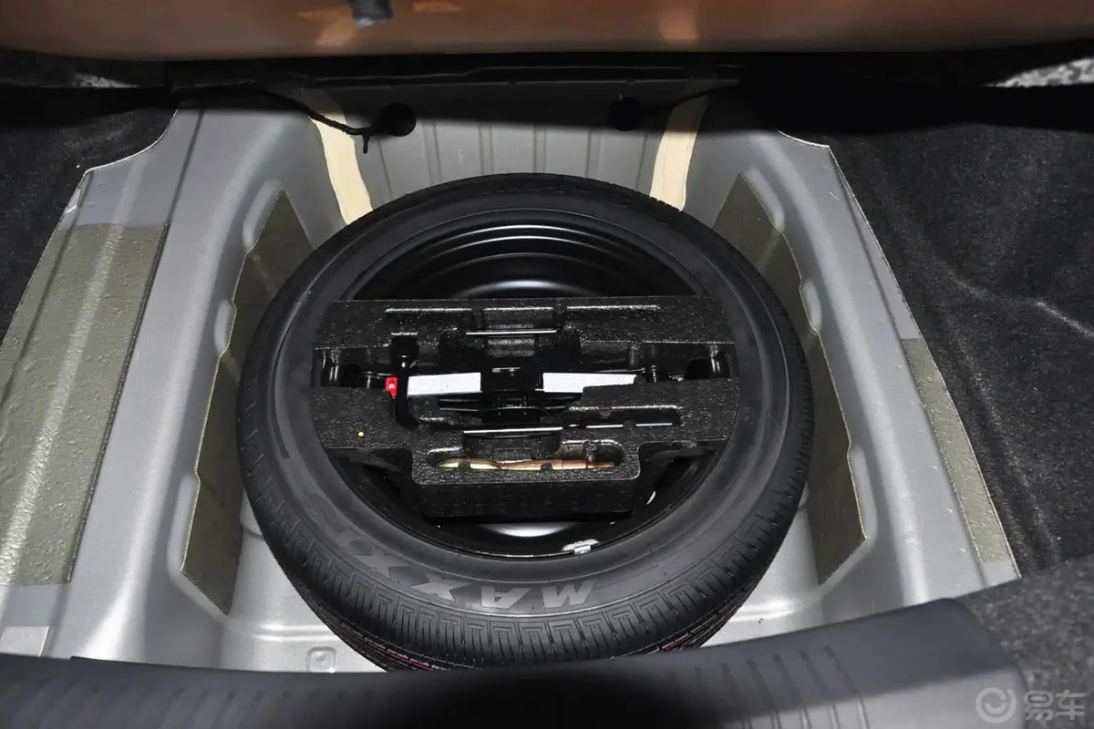 MG6掀背 1.8T 自动 精英版空间