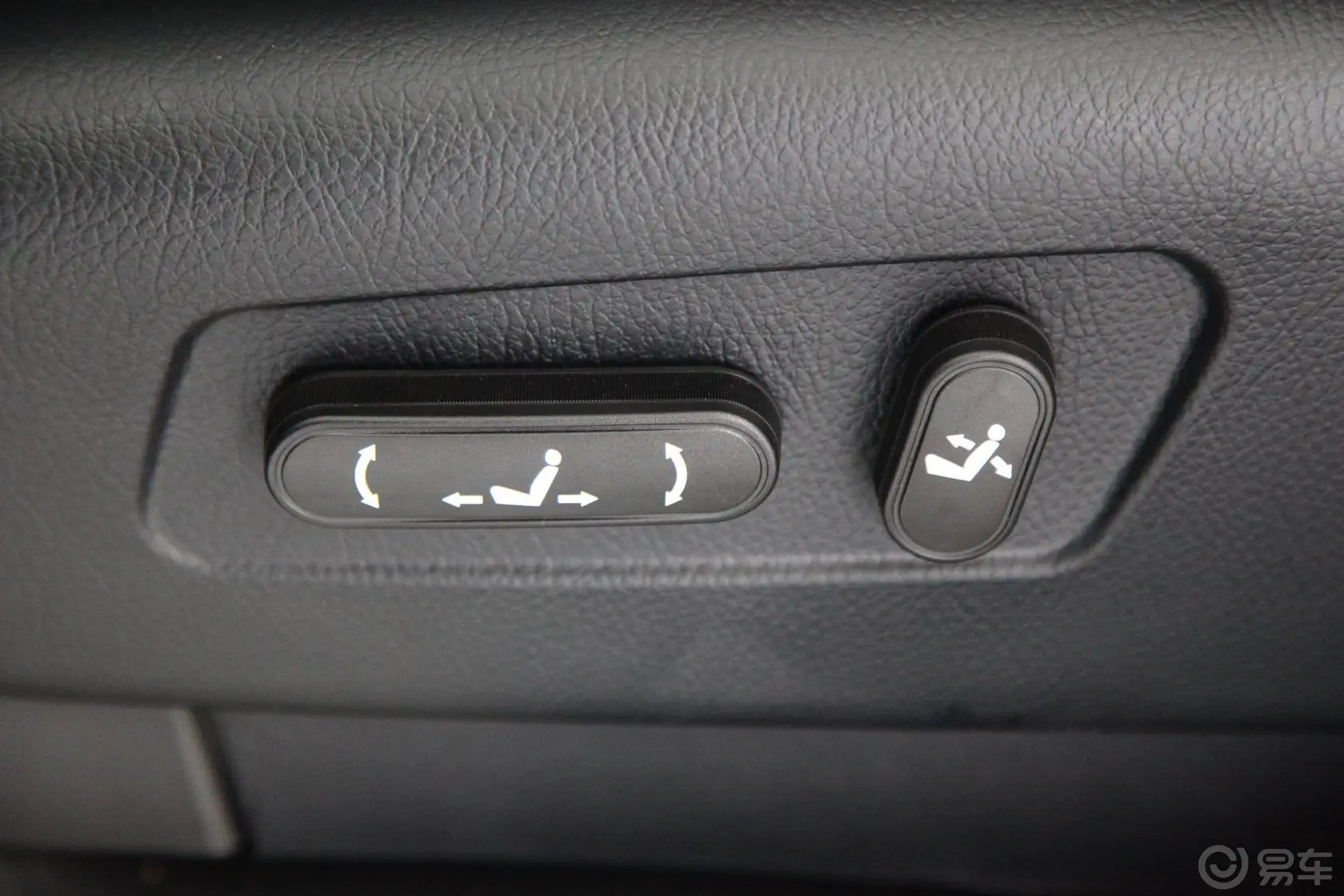 霸锐3.8 AT 4WD—4座椅调节键